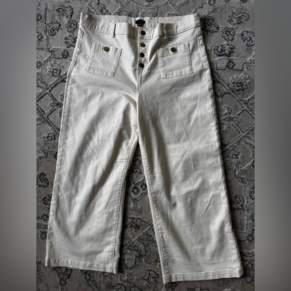 Ann Taylor Factory Off-White Buttoned  Wide legged cropped Pants